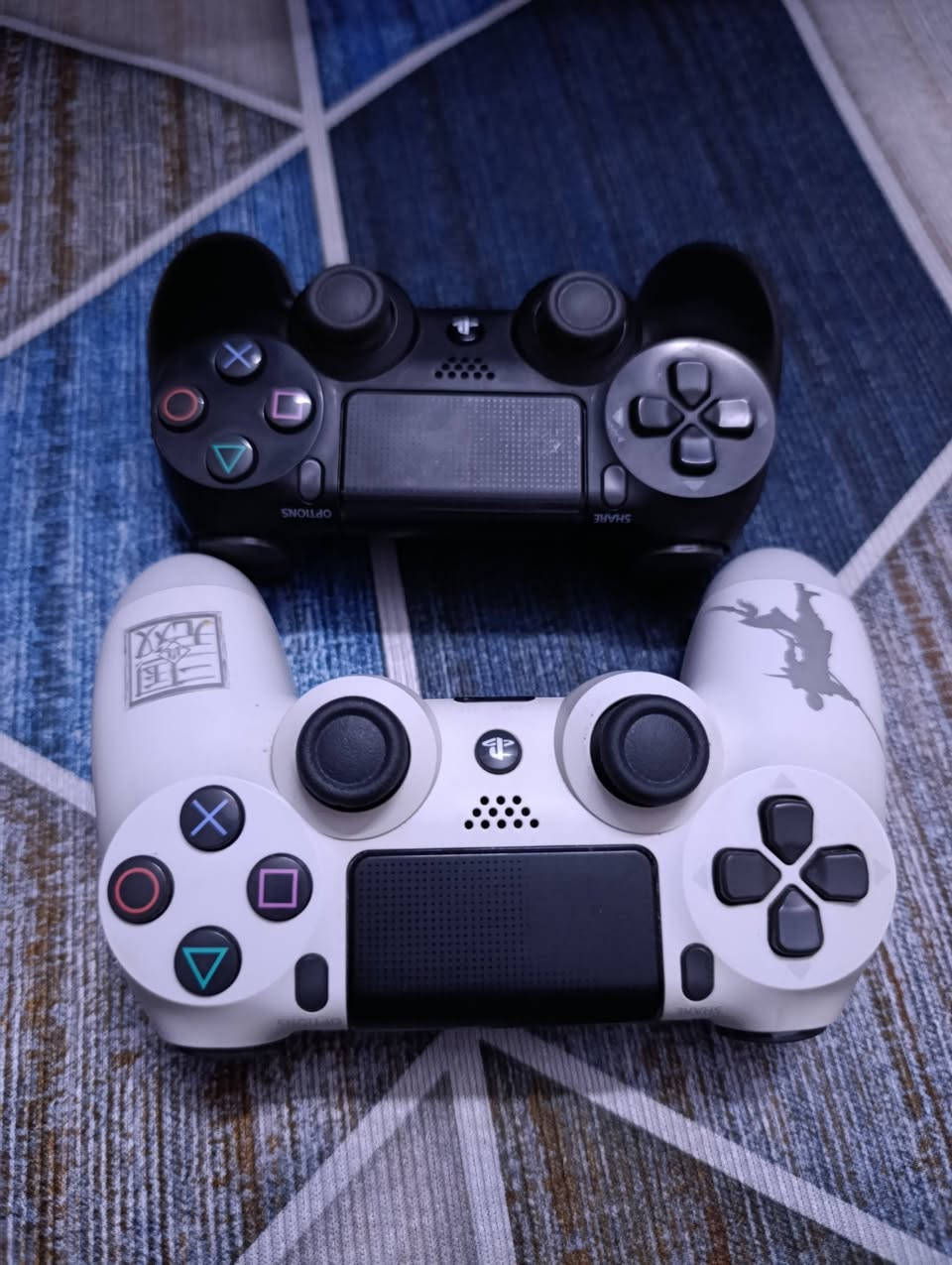 بلي فور سلم مهكر ذاكرة 500
جهاز جديد اكرر جديد استعامل 10 مرات لا مصلح ولا مفتوح 
مهكر قرص 
ويا هارد خارجي بس الهارد سعره 50 
جوستكات 2 اصليه مو تجاري 
مكان زعفرانية
السعر 250 قفل 
***********
