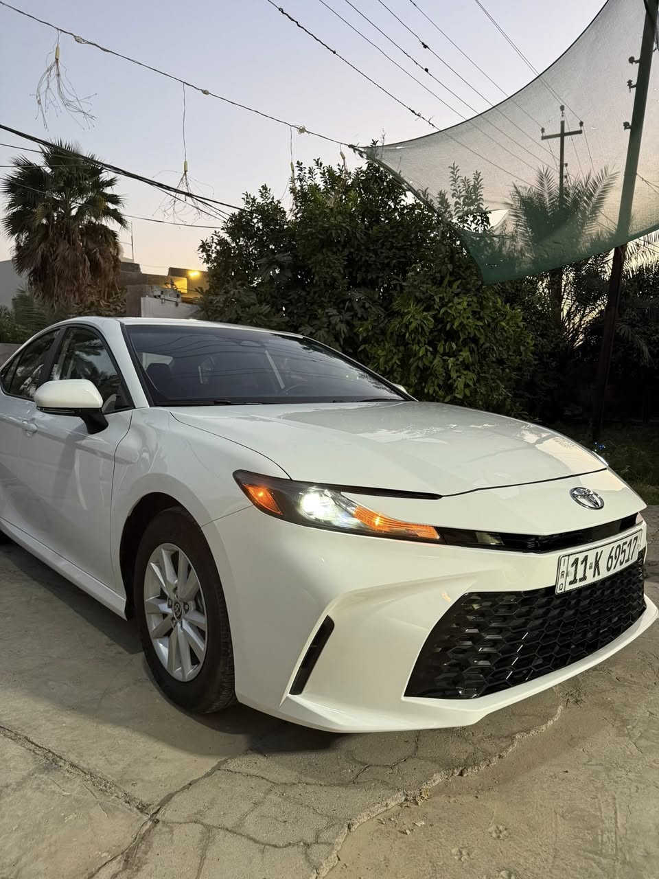 السلام عليكم 
كامري موديل 25 للبيع الضرر واضح بالصور بدون شواصي ودواخل ماشيه حالياً 21 الف 
السعر 230 وبيهه مجال بسيط 
العنوان ديالى بعقوبه ***********
