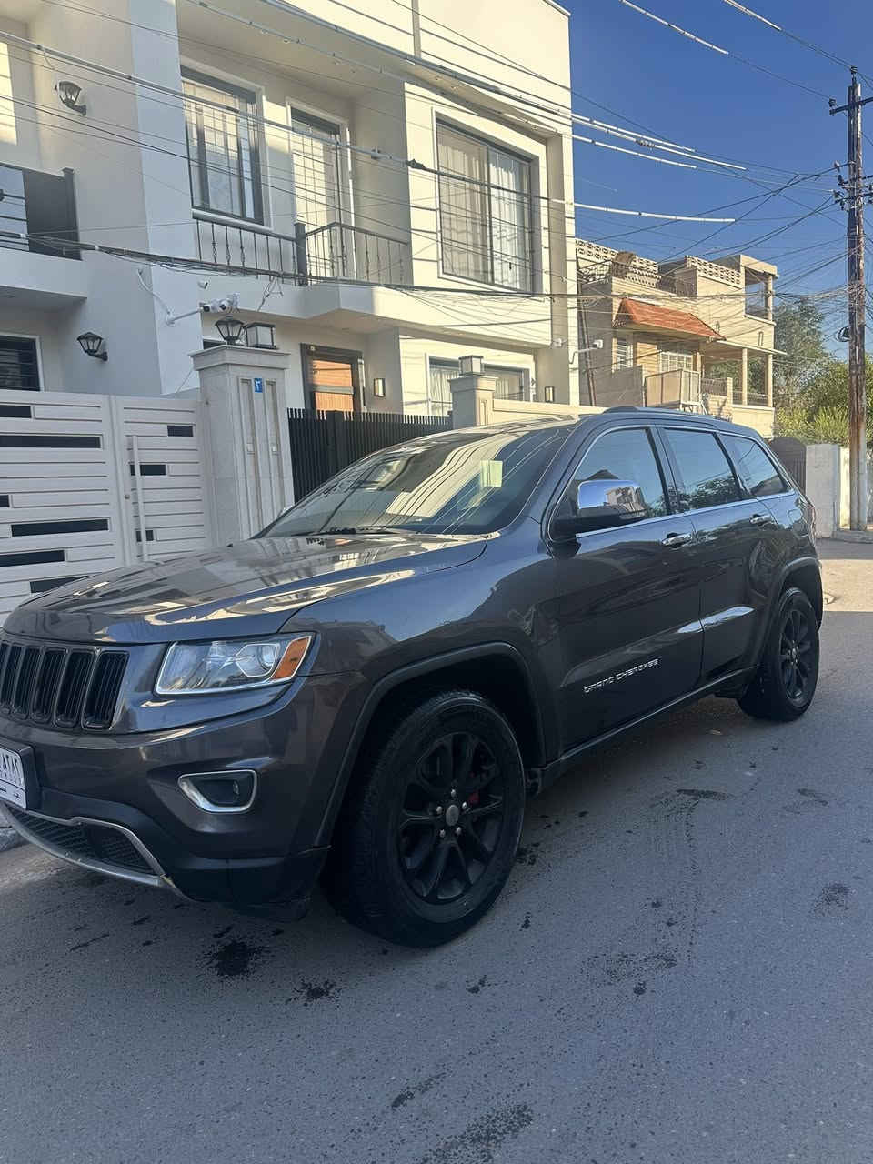 السلام عليكم جيب للبيع(بدون مراوس) موديل 2016 حادثهة بس دعامية وهنا بيهة فقط بنيد صبغ بدون دواخل اثر جراد فول مواصفات عدا الفتحة رقم بغداد مشروع وطني وبسمنة تحويل ثاني يوم ماكو اي شكال السيارة استخدام شخصي صارلهة عدنة تقريبا (٥) سنوات علة ايدنة وممداورة وبسمنة
مواصفات السيارة
(1) بصمة+ حساسات
(2) شاشة كبيرة+ كامرة خلفية
(3) قطعتين تبريد+ فور ويل
(4) جنطة كهرباء+ اشاير بل مري
(5) مكينة (٦) ستة سلندر درجة اولى
(6) كير ١٠٠/١٠٠+ تحكمات ستيرن
(7) صدر وتبريد وتدفئة مكفولات
(8) كشنات جلد وكهرباء
(9) ميكانيكيات وكهربائيات وحدادية ١٠٠/١٠٠
(10) تخم تايرات جدد+ داخل غرفة جديدة
(11) السيارة جاهزة مابيها اي نقص
(12) السعر (١٩٥) ورقة وبيها مجاال المكان بغداد الكرخ للاستفسار ***********
