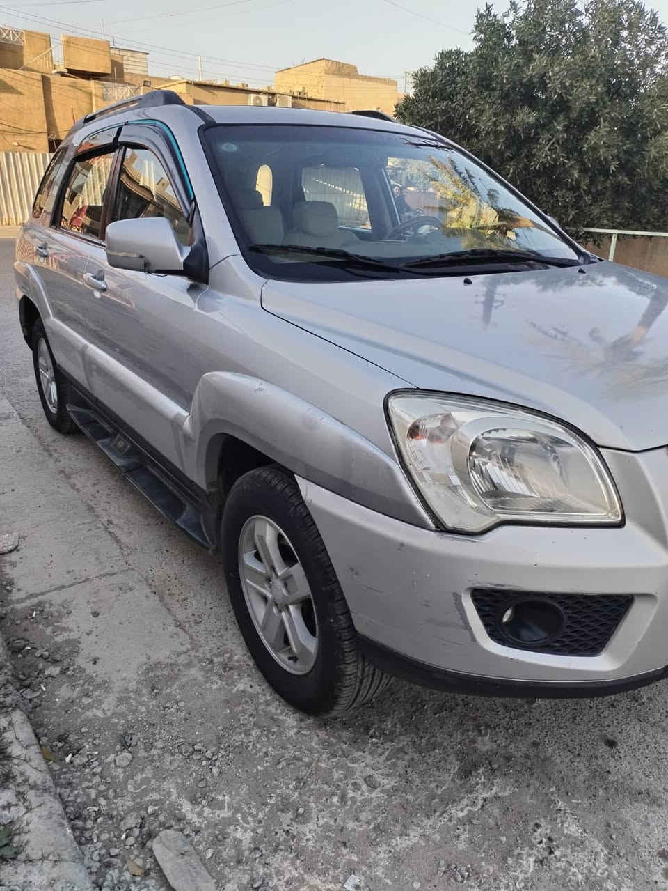 سلام وعليكم
سبورتج 2009 خليجي فول مواصفات 
فتحة اربعه دسك داخل صاج
سيارة مكينة ٢٠٠٠ دوش مكينة كير تبريد صدر تخم تاير سيارة جاهزة على اربعه وعشرين حباية 
رقم بغداد باسمنة 
مكانها بغداد سلمان باك 
رقم الهاتف  ***********
