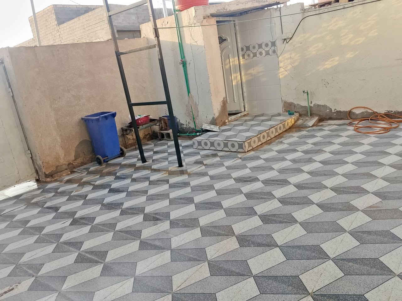 وافق سلام عليكم مشتمل 150طابو زراعي غرفتين وصاله ومطبخ وستقبال خدمات جاهز للسكن شارع 30السايدين بلفرع يبعد عن تبليط 70متر مكلف ***********
