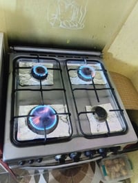 فرن مستخدم • نظيف • عين صغيرة ملطوشة