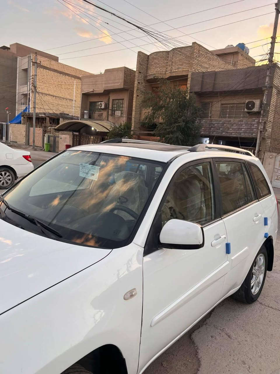 السلام عليكم تيكو 13 رقم بغداد بسمي بدون ضربه بدون حادث بيها شويه صبغ جماليه بجاملغ الاماميه  وشويه بجنطه كير مكينه على وضع الشركه تدفئه تبريد ثلج.. السياره فتحه سقف وشاشه وتحكمات وحساسات خلفيه السياره جاهزه للاخير وبدون اي نقص السعر 58 العنوان الشعب للاستفسار ***********📲
