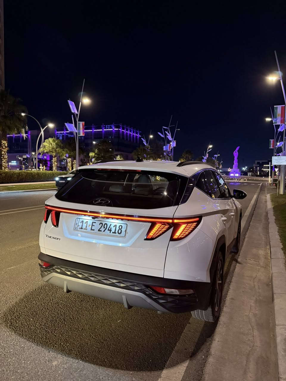 سلام عليكم
توسان 
خليجي
موديل 2024
رقم بغداد بأسمي
ماشيه 23 الف كيلو
كفاله عامه ما عدا بيها بارد شبرين اباب السايق
فول مواصفات
 من عدا البانورما
مواصفات
مكينه 2.0 دوش 
دشبول ايباد (دجيتال)
بصمه 
بصمه ابواب
تشغيل عن بعد
شاشه اصليه 
نضام اوتو هولد
اشاير ترحيب 
اشاير ب المري 
اريل نفكيتر
سبير منازل 
داخل ابيض 
مري كهرباء 
بردات خلفيه
هاند بريك بصمه
مقاعد كهرباء 2
 فول تحكم ستيرن 
تبريد قطعتين 
حساس امامي 
حساس خلفي 
كامره دواره 
شاحن موبايل 
وايرلس
بعد بيها  هواي  موصفات 
السعر 217 ورقه وبيها مجال للطيبين
مكاني بغداد الكرخ
***********
