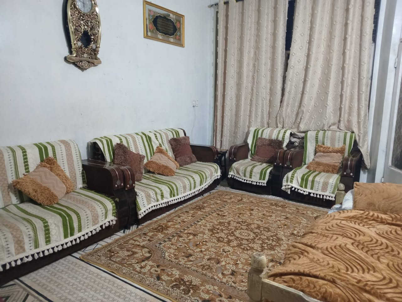 السلام عليكم اخوان بيت 50متر منطقة ضياء الخلفي الاستفار تصال على هذا رقم ***********
