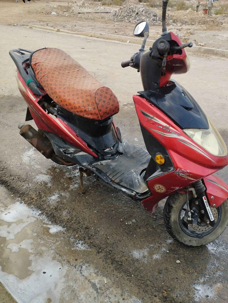 دراجه للبيع بس متوكه هيه شغاله عوزها شي بسيط على الفيس موجود وهذا رقمي ***********
