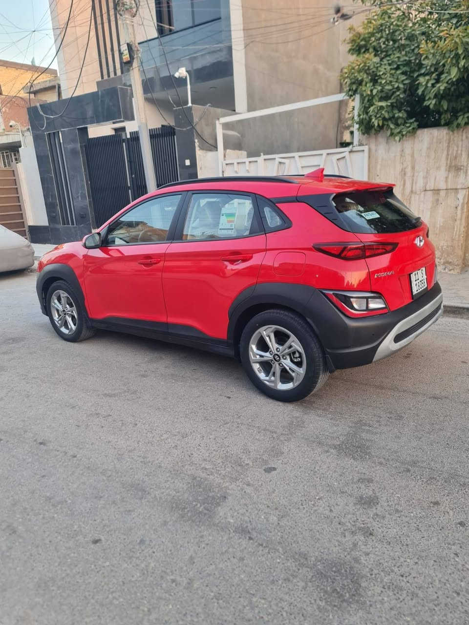 هونداي كونا  خليجي موديل ٢٠٢٣
فوول مواصفات 
رقم بغداد بأسمي الجديد وهزة جديدة 
محرك 2000 دوش
ماشية ١١ الف فقط حقيقي
فتحة سقف
تبريد شاشة 
بصمه تشغيل وتشغيل عن بعد
ترحيب عند الاقتراب
لدات نهارية
كشن السائق كهرباء
شحن وايرلس
/منافذ شحن 
حساسات امامي وخلفي
نظام نزول وصعود منحدرات 
تحديد مسار ومانع انزلاق
اربع مودات قيادة
شاشه تاب كبيره اصلية
٦ ايرباك وداخل بيج  

السيارة مكفولة كفالة عامة من كلشي حديد ودعاميات ومن الشخط ورصعة وبارد وصبغ وحالوب وتبديل  سيارة مال بيت برغي ممفتوح بيها نهائياً تايرات الشركة بيها والسيارة داخل الضمان شركة الت ساك
السعر 173 ورقة  وبيها مجال جدا بسيط 
رقم الهاتف  *********** ابو عبدالله
العنوان بغداد /حي العامل قرب شارع المطار
