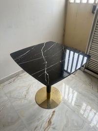 ميز مرمر • طاولة • ديكور