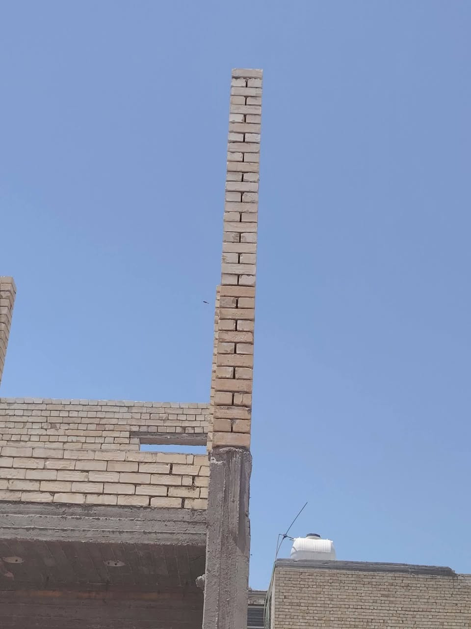 السلام عليكم خلفه بناء درجه اولئ متفرغ حاليآ اشتغل قطعي وعل دبل الارضي350 بأنسب الاسعار التزام بل موعد شغل درجه اولئ اشراف مهندس رقم الهاتف ***********
