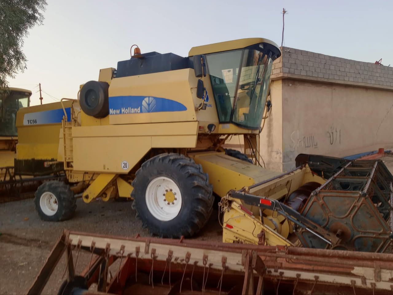 للبیع حاصودە نیهولند مودیل2005 تاك درام  طبلە 15  هایدرو 5بلم مکینە پم و نوزر سحر و مناسب  مکان قضا بردرش بین اربیل و موصل رقم ***********   ***********
