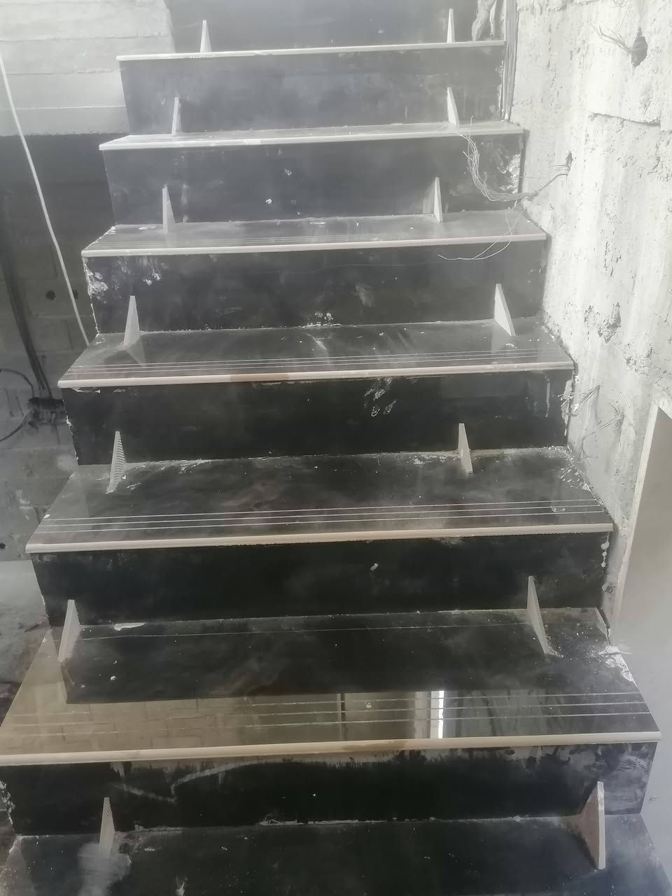 السلام عليكم ورحمة الله وبركاته اسطه سيراميك متفرغ حالياً شغل هندسي واسعار مناسبه للتواصل عبر الرقم *********** وتساب موجود بالاضافه للالتزام بالمواعيد
