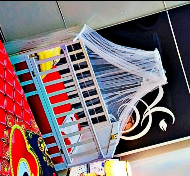 سرير طفل تركي نضيف كلش كامل عده التول ينفتح على سرير الام وينقفل وبي مخزن طول ١٢٠ سم وعرض ٦٠ سم أخذته ب٢٢٥ هوه والدوشك أريده ب٧٥ ويه دوشك العنوان سيديه


**إذا كنت صاحب هذا الإعلان وتريد حذفه لأي سبب، رجاءا أرسل رسالة إلى الدعم الفني**