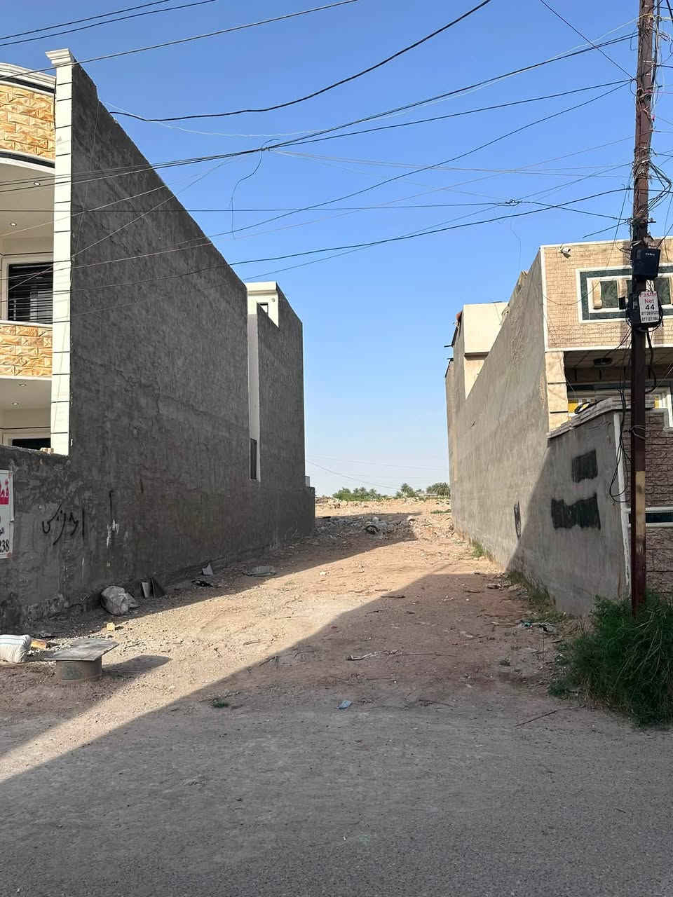 قطعه ارض للبيع مساحه 175.الواجهة 7.نزال 25 طابو صرف .المكان الزعفرانيه السده.الأستفسار اتصل ع الرقم***********
