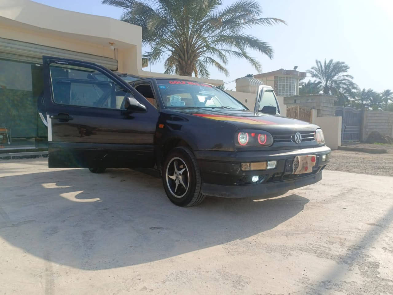 السلام عليكم اخواني للبيع او المراوس كولف GT MK3 1993
(السيارة بلادية بدون صبغ)

محرك وكير مكفول محرك 1800 دوش صدر أمامي خلفي. ب الجيس. طسة ماكو بشرط راكب. حديث. 

تخم تاير مع الأسبير جديد ويل كب رياضي. 

كهربائيات وضع الشركة كلة شغال. ماكو شي طافي. 

مري كهرباء 

أربع جام اوتو 

مسجل شاشة وكامرة خلفية دوارة 

لايت زنون عالي ناصي اصلي بشرط نهار. 

فتحة سقف طكتين شغالة 

تبريد ثلج وية السويج مراوح صقر. آنسة شي. اسمة حماوة 

ارباكات 

أربع دسك اي بي اس. 

رقم بغداد سنوية ورقم جديد سنوية 2028شرط التحويل 

سيارة جاهزة. بشرط ترايك 180  

مكاني ديالى دلي عباس السعر على الرقم المرفق بسبب النفوس الضعيفة 

***********
