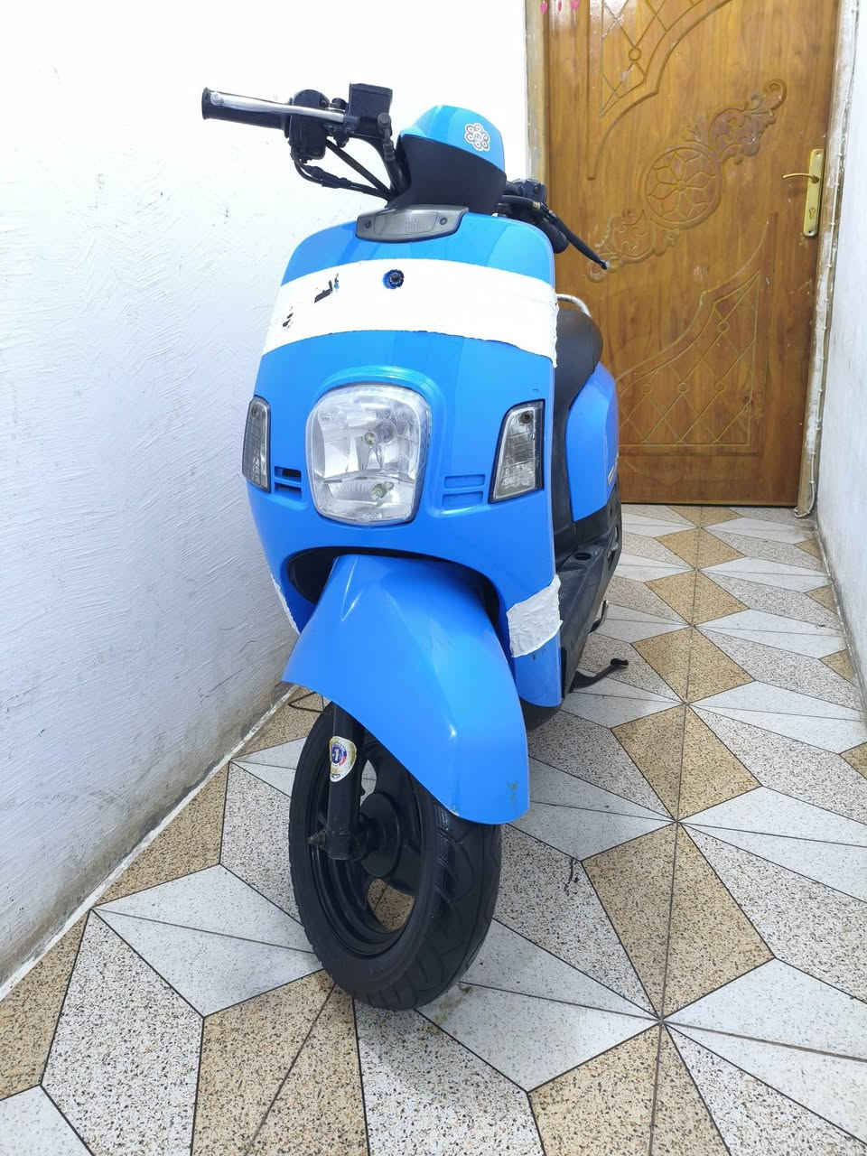 ماكس بوليسي جديده كلهة شغاله سلف لايت عالي وناصي دبلات امامي وخلفي ابريكات اماميه  وخلفيه جاهزه اخت الرمبه نعومه كلش حلوه كفرات اصليه حواضن اصليه شلعه ومشي كلش حلوه دراجه خرسه ما تنسمع ما مفتوحه ما بيها اي نقص لا تبخير لا تنقيص مكان حيانية شارع السيد سعر 800 بيها مجال قليل رقم ***********
