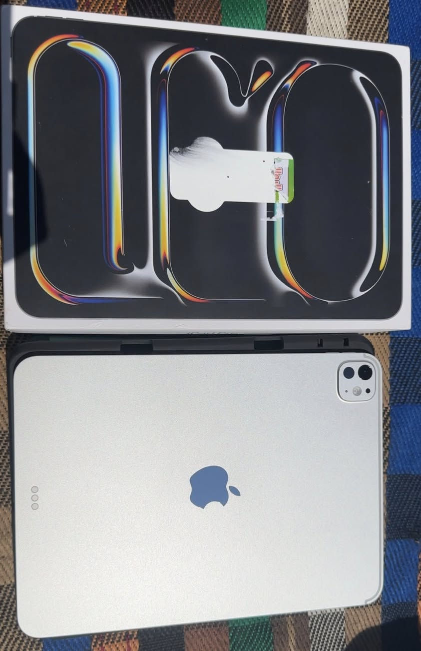 ايباد 11 برو معالج M5
حالة البطارية 100% 🔋 عدد الدورات 11 

الذاكرة 256 بعده بالضمان ينتهي ب2027

الجهاز جديد وكالة مع كامل ملحقاته 

السعر 1350 قفل 

***********
