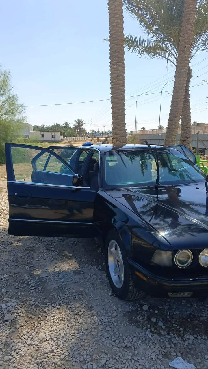 السلام عليكم بيع مستعجل
BMW موديل 1993 V8 صبغ جماليه فقط 
رقم دهوك   انكليزي لل 2029 تحويل مباشر
السياره مكفوله من ضربه وتبديل 
كير شرط  مكينه 40 كفاله وشرط لا تبخير ولا تنقيص
حداديه جديده  تخم تاير جديد تخم نوزلات جديد تخم بلكات جديد تخم مجاول جديد  اصرافعا الله شاهد اقل من ال 6 سلندر  ضفيره بلاديه  لا قطوعات ولا جطلات  
كهربائيات كلها شغاله من الدعاميه للدعاميه شرط بلاد 
تبريد عاطل  الفان شغال مروحه التبريد شغالهالسياره جاهزه ع اخر حبايه

السعر ٤٥ وبيها مجال قليل

***********
