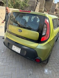 عندي كيا صول موديل 2014 لون مميز اخضر سياره خير من الله كلش راقية بدون...