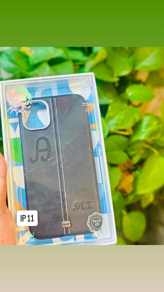 البداية ليست إعلان… بل اسمك
حفر ليزر بدقة عالية على كفرات الموبايل (ايفون + s24-s25) 
اسمك، مواليد ، أو رقم حظك  — محفورة بإتقان

▪️ تنفيذ حسب الطلب
▪️ تفاصيل محسوبة
▪️ فخامة تُرى وتُلمس
متوفر لون جوزي 
متوفر لون اسود 
للحجز و الاستفسار 
***********
متوفر واتس أب 
يوجد توصيل لجميع أنحاء العراق
