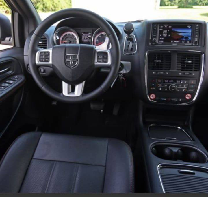 السلام عليكم دوج كرفان 2019GT بيع او مراوس ابشمالي معروف مواصفاتها برده كشنات كهرباء جلد ابلاد مكينه3500 رقم وسنويه وهزه جدد بيبان اوتو كهرباء جنطه كهرباء ماشيه 145الف كير مكينه مكفولات تحويل وكاله حاظر صدر تايرات جامرلوغ وبنيد بدون اي داخل بشرط وسونار مرفق بلمنشور وصور الحادث  جديد مكان السياره كلار وسليمانيه 
السعر 190 وبيها مجال 
الاستفسار 
***********
