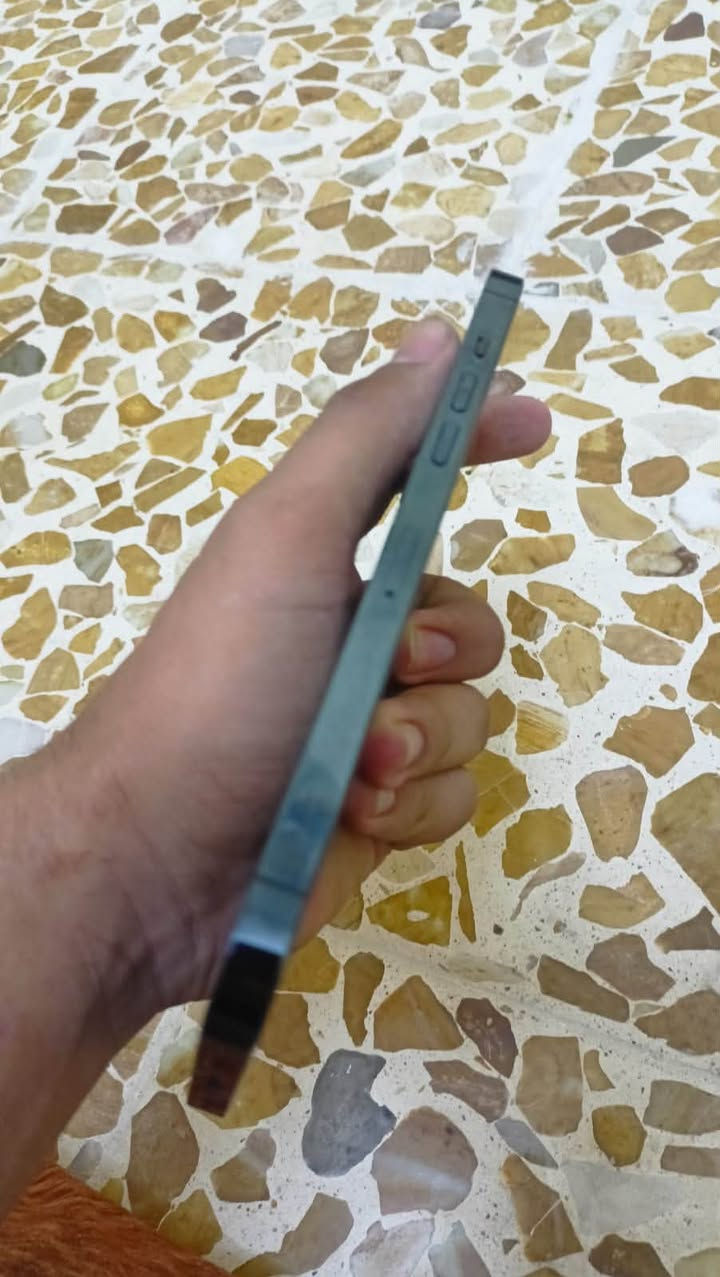 السلام عليكم ورحمة الله وبركاته 

ايفون 12 برو ماكس 

256 ذاكره 
بطاريه 81
دبل سيمكارت 
مامفتوح برغي شرط
فطر بل ضهر مثل ماموضح بل صوره 
مايعبر هوا وطمسه بل ماي كذالك مايعبر قطره

*********** متوفر واتس اب الموشراي لاتتصل
