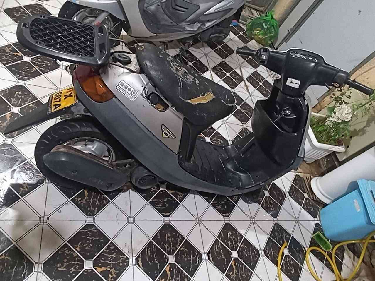 سلام عليكم درجة بطه للبيع دراجه شغاله نكره سعر150بيه مجال 
***********
