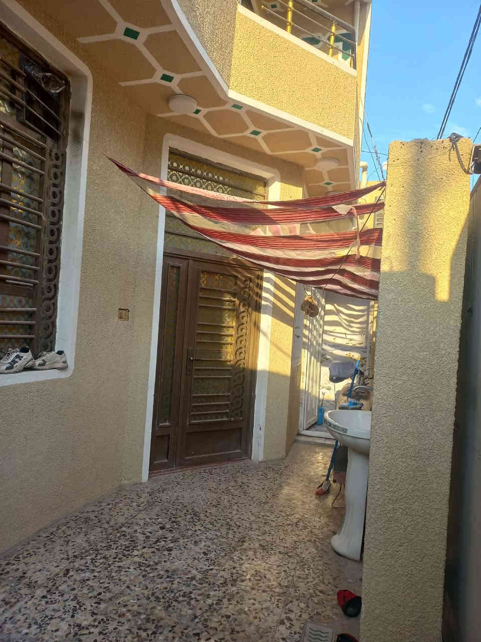 114 متر قرب اسواق برتقالة 4 غرف نوم 
للبيع دار سكني 
طابقين 
الموقع: [  حي السيدة رقية قرب اسواق برتقالة ]   📍
4غرفة نوم 🛌 
صالة مطبخ 
 صحيات استقبال  
حمام 🛁
📐 المساحة: [ 114]
👷‍♂️ علي الغزالي للعقار
🏠 بيع • شراء • مقاولات عامة
📞 للاستفسار والتفاصيل: 
***********
***********
