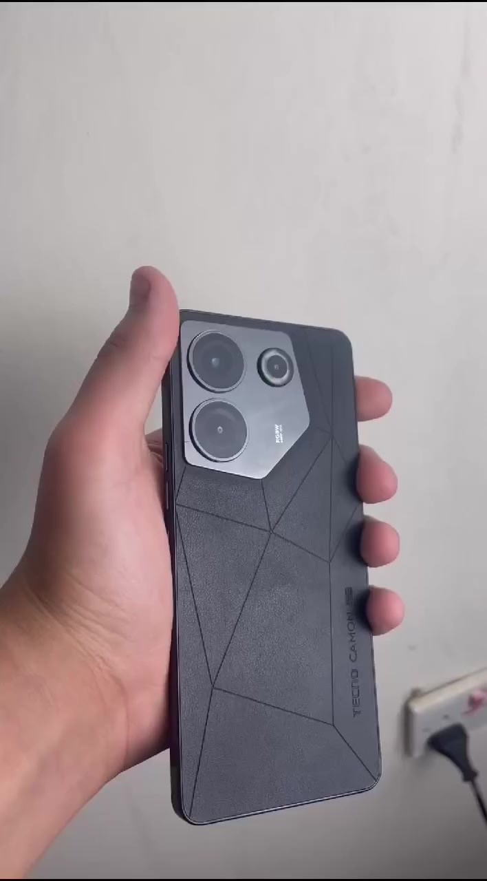 سلام عليكم تكنو كامون20برو5g
ذاكرة 256+ شريحتين 

90فريم بوبجي

الشاشة 120فريم سريع 

عشوئية 16

كاميرا خرافية مانع هتزاز+ كامل ملحقاتة 
مكاني بغداد بلديات 
سعر 200قفل🔒


**إذا كنت صاحب هذا الإعلان وتريد حذفه لأي سبب، رجاءا أرسل رسالة إلى الدعم الفني**