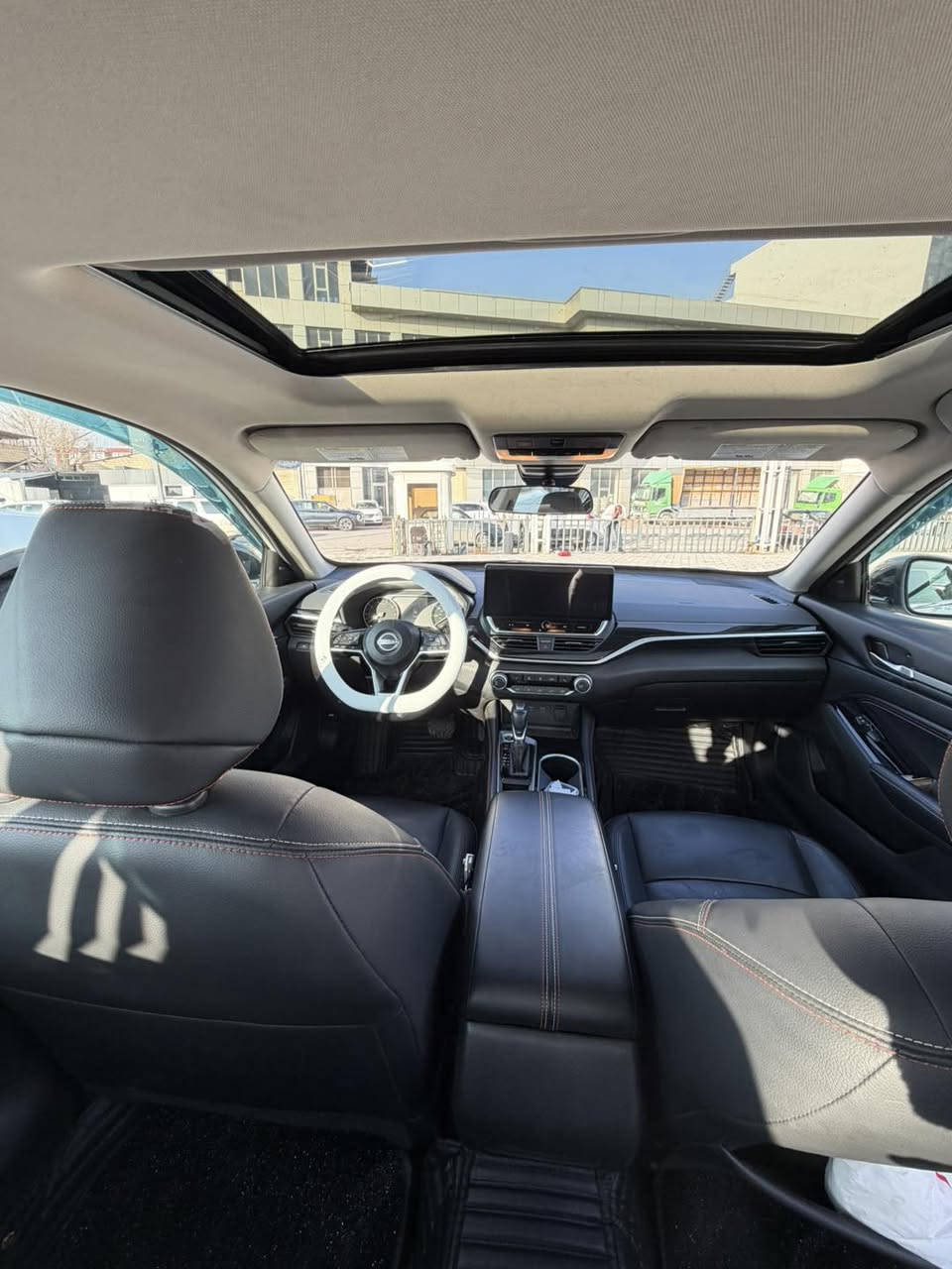 Nissan altima sr 2023
صلايد 
شاشه گه وره 
رادار 
جلد 
فول مواصفات 

رقم سليماني 
١ پارچه بوياخ 

سعر.    ١٦٩$$$$$

***********
