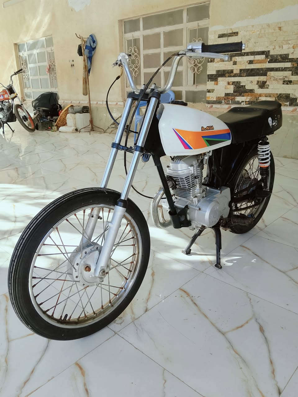 سلام عليكم..
دراجه نامه للبيع كلك كلك

مفتوحه بوشه وبستم 

دراجه جاهزه ماعوزه شي 

السعر.350.مكان سوق الشيوخ ناحية الطار 

‏‪0784 275 7723‬‏
