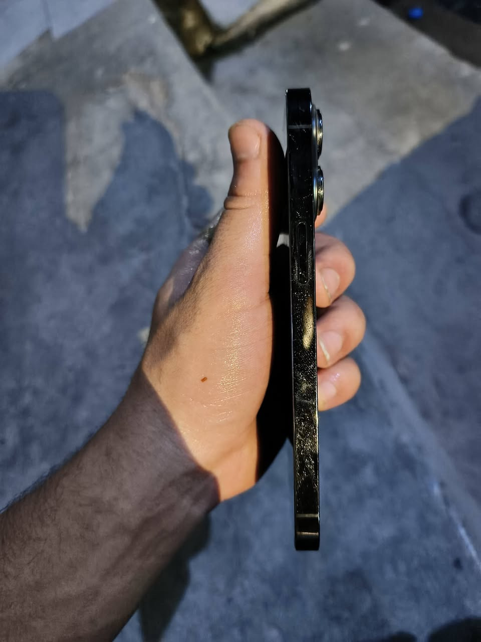 ايفون13برو للبيع بطاريه 72 وضهر مكسور موضح بلصوره مامفتوح الجهاز ذاكره128 سعر 350وبي مجال مكاني ديالى بهرز ***********
