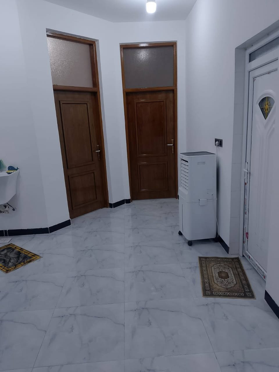 السلام عليكم البيت لبيع  الخضراء مقابيل بنزين خانه صاير بالواسطه المساحه 215 متر *********** واتساب او نتصال مكلف بنشر
