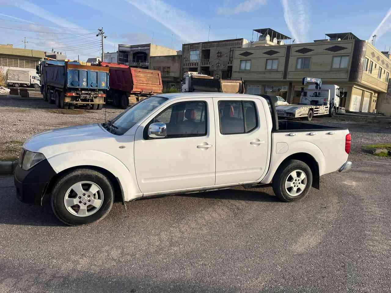 نيسان نيفارا2011
مكان السياره اربيل 
باب البدي صبغ 
بي كم مكان صغير بارد 
بي مكانات صبغ 
سعر 90 ورقه 
***********
