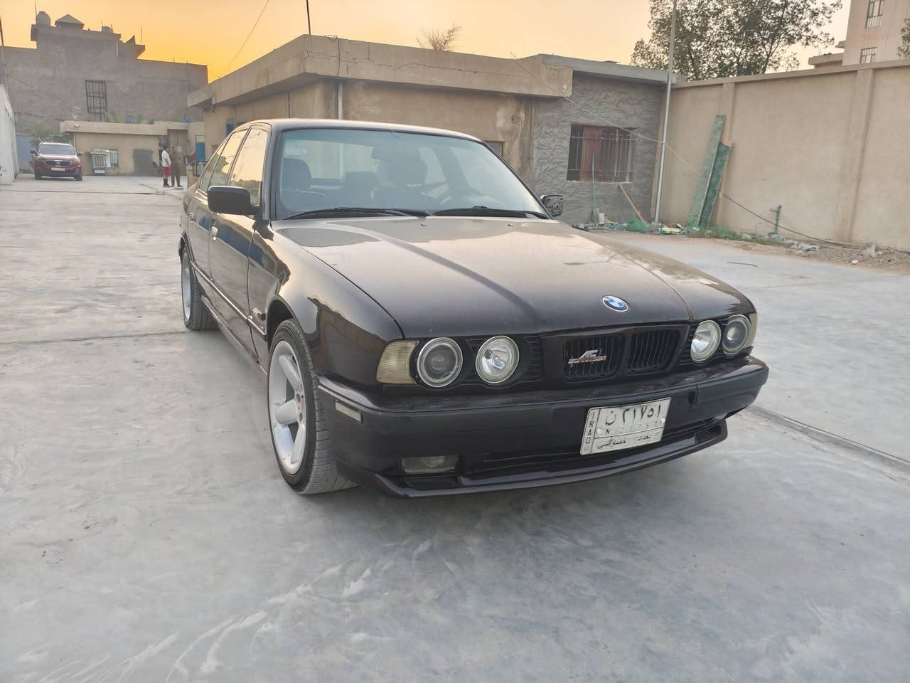 سلام عليكم bmw 525اصل موديل 91 مسكر 25 عدله  كير اوتو فول مواصفات بجم عريض فتحه برده كهرباء كشنات جلد وتدفئه صبغ جماليه فقط بدون حادث مكفوله كير مكينه حداديه تخم تاير كله جديد السعر 52  مكان السياره بغداد حي النصر ***********
