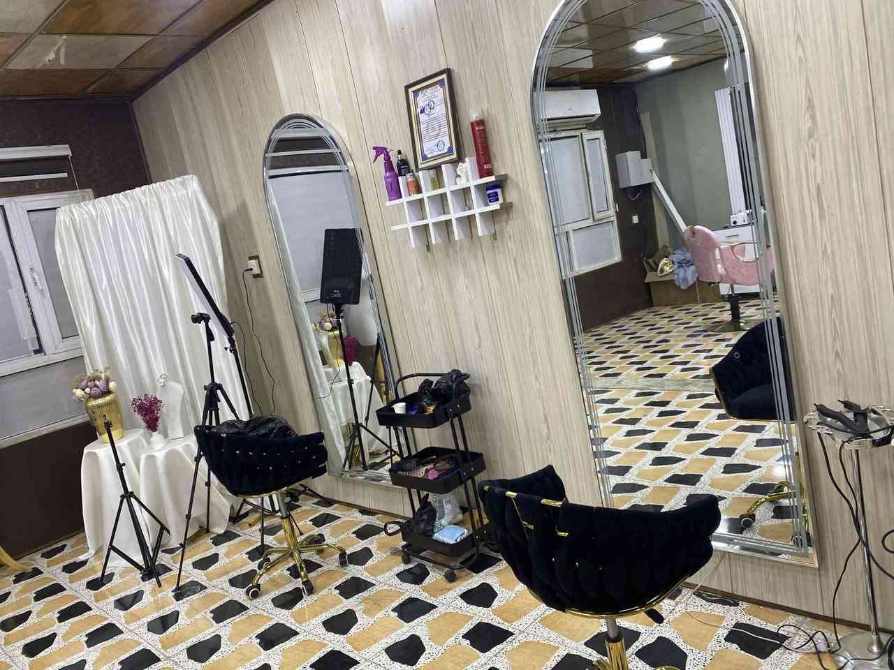 السلام عليكم وتحياتي لكل من يرى منشوراتي

 اغراض صالون للبيع جديدة ومناسبه للاستفسار خاص او على ***********
