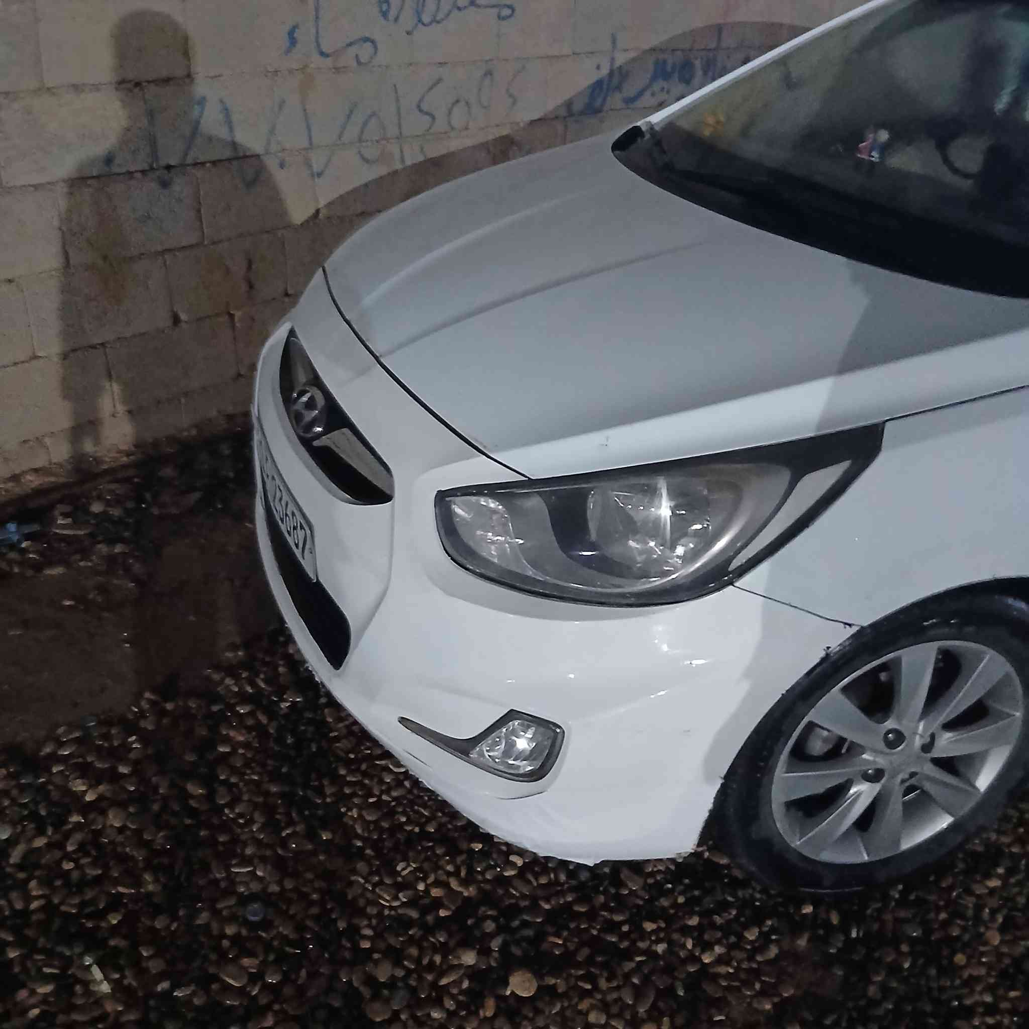 اكسنت 2013
موصفات عادي 
سقف خفيف حالوب
***********
سنويه جديد
بونيت بي كارت
كابون بانزين
سعر 104
بي مجال
