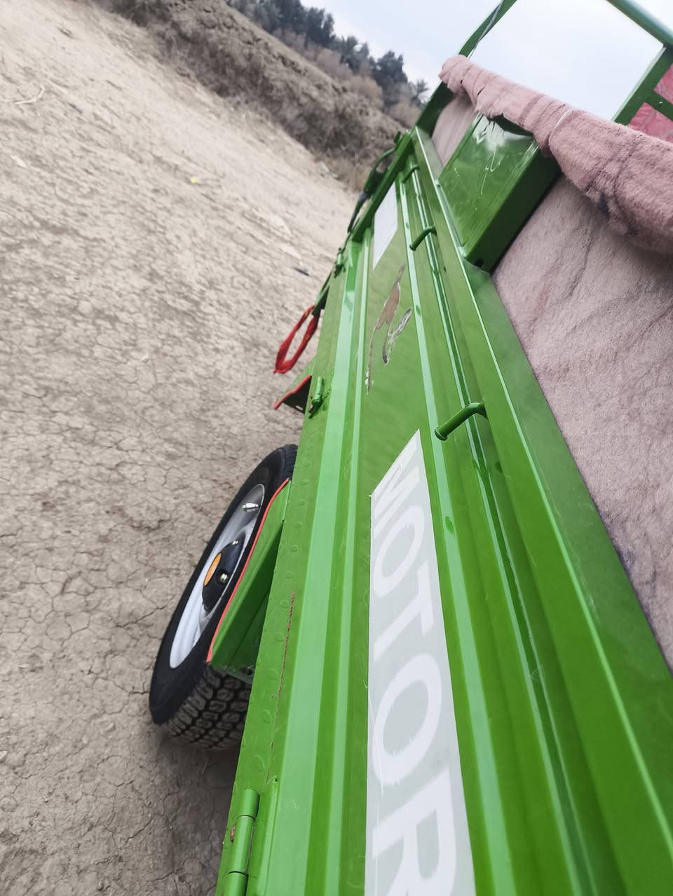 سلام عليكم ستوته اللبيع 23فول نضافه صارله 3شهر من طالع رجان المو شراي لا يتصل واهذه رقمي ***********
