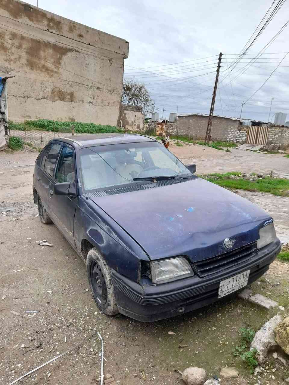 السلام عليكم عندي كاديت للبيع موديل 91 الحجم 18 رقم نينوى والماني كربون بيها قدام العين محرك تعبان    الكير ما بشي    الوايرمانيه كلها شغاله  معارض ويا  بيكم ***********
