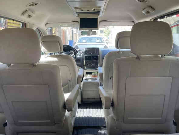 الله يشهد  الي جاي  يدور  دوج  كرفان  وما ياخذ  هاي السياره  خسران   واني  اكفلها   من كلشي  
جاااااااااااهزه   وعاروسه  بسم الله  ما شاء الله 🥰 
حادثها دعامية امامي  فقط 
2013 كرو   يعني  فوووووول  واعلى  من ال GT
داخل بيجي  شي  بديع  بالجمال   
بردات  مال زجاج  امامي  وخلفي  بلادي
تشغيل  عن بعد 
دمام صوت بلادي  فوق الجك 
كراسي  كهربائي 
كراسي منفصل  سياحي VIP
شاشة بلادي 
كامره بلادي 
شاشة اعطال  وسط الكيجات 
شاشة 📺 بالسقف  للعرض 
بلوتوث اتصال 📞 
ويل 17 
دسكً رياضي الحجم الكبير 
سبايدرات  القماره  بلادي  نيكل  
تبريد  شاشه  نظام سبلت 
فرس بالسقف  
وفرس  كبير  بين الكشنات 
6 جام كهربائي 
كروز سرعة 
الابواب اكيد  كهربائي 
والصندوك  كهربائي 

هووووووووواي  هووووواي  مواصفات 
سعرها 155 قفل 
موجود  يمي  السياره  بغداد سريع الغزالية 
للتواصل الجاااااااااد  فقط  الاتصال 
***********
