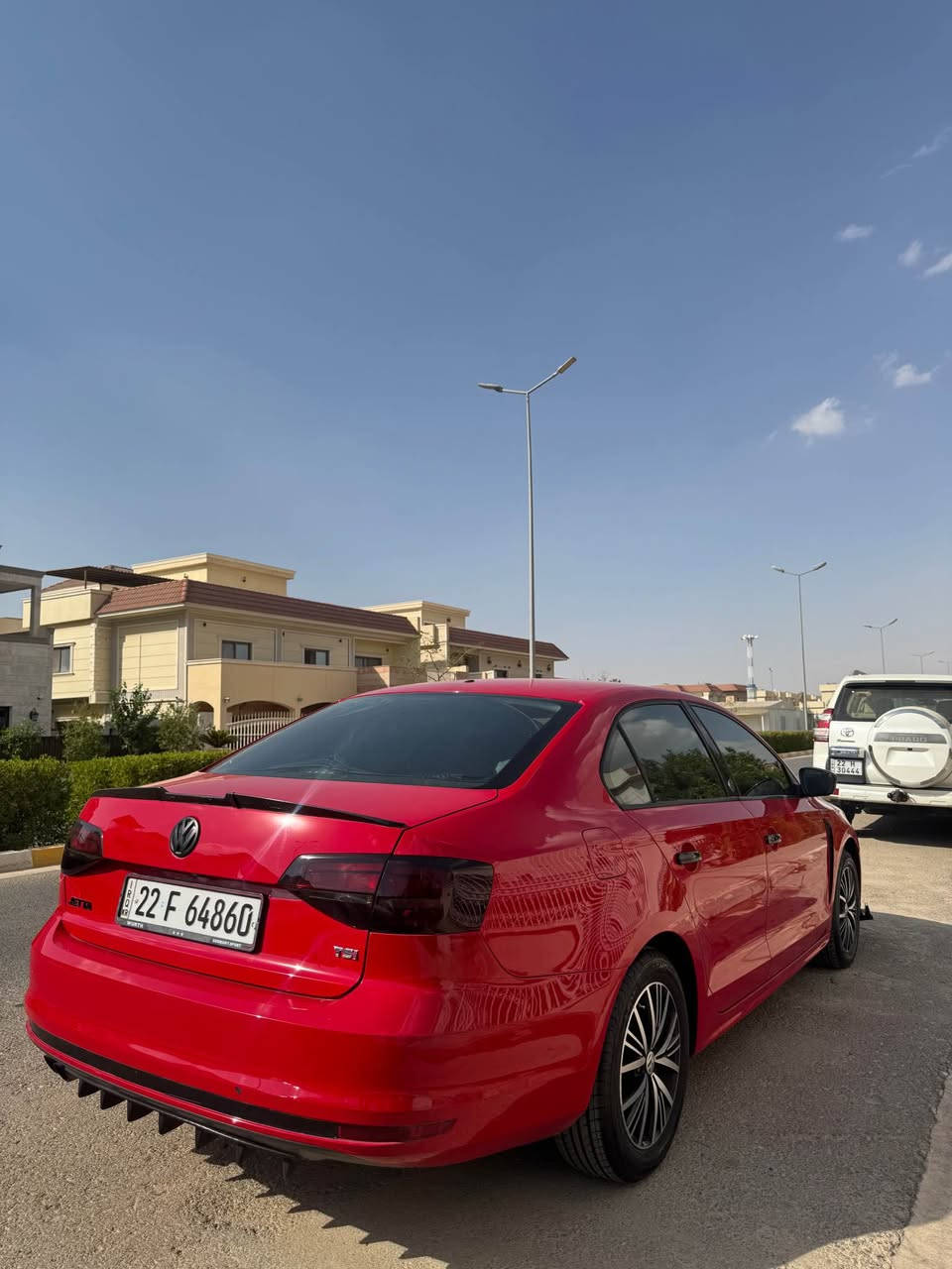 2 پارچەی بۆیاخە بۆنینت و چامڵخ بێ ژۆرێ.
بەردی گزۆزۆ بە شەرتە فەحس دەکەی .
100 هەزار کیلۆمەتر ڕۆیە .
دەعامی پێشی بیلادی کرایتە gli .
رەقەم و سەنەوی . هەموو شتەکی نوێیە یەک دینەر بەسروفی تێدا نیە.
نرخی لە چاو  بازار زۆر کەمە نرخی فرۆشتنە .
رەقەم مۆبایل : *********** أربيل, العراق
