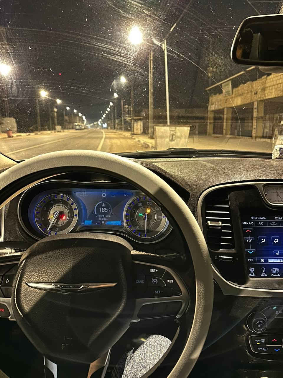 السلام عليكم اوباما موديل ١٦ مرمزه ٢٢ سياره باسمي سنويه ل٢٩ السياره فئه c فول مواصفات للاخير صور الحادث موجوده والسونار موجود لا ايرباك ولا شواصي ولا لغد مكفولات السعر 170 وبيها مجال العنوان البصره القرنه ***********
