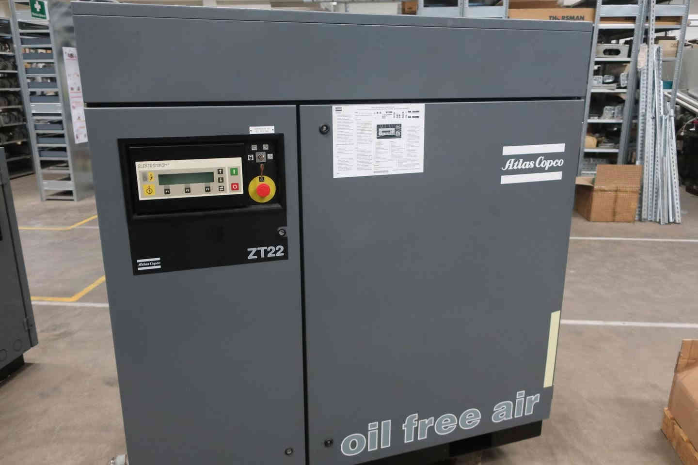 السلام عليكم  يوجد لدينا كمبريسر هواى اويل فري  من شركة أطلس 
صناعة اوروبيه  🇪🇺 
Atlas Copco ZT22 
Bar 7,5 
Motoreffekt: 22 kW

العنوان النجف الاشرف 
البوحداري عمود ٤٠
WhatsApp ***********
