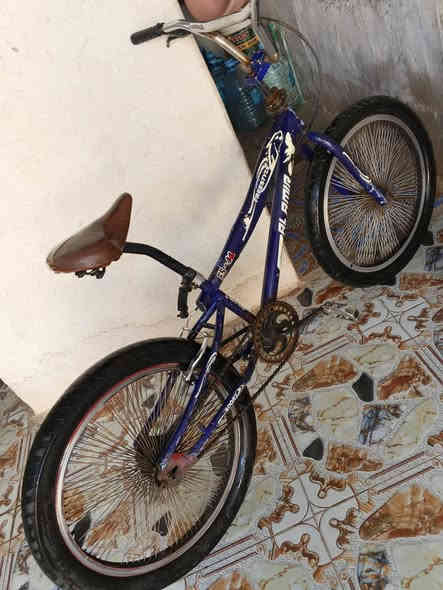 بايسكل همر للبيع 
بايسكل قديم مشخط هواي وبي مناطق مزنجره وبريك الكفه خرب وبدلنا ببريك عادي 

مكاني بصره - قبله 

رقم { *********** }

سعر 50 الف وبي مجال قليل.
