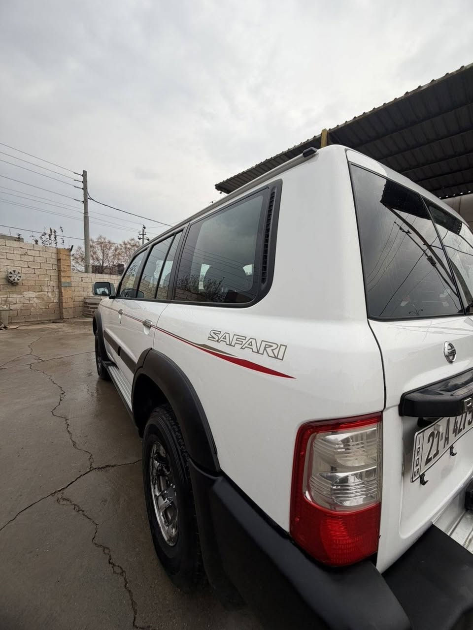 نیسان پاتڕۆڵ صقڕ 2002  سعری ١٣٩ گەڵا تەحویل عەسڵ 
کۆبۆن بەنزینی هەیە
بێ بۆیاخ 
بێ سارد 
بێ چاڵ 
بێ کرانەوە 
لۆک لۆک 
کەم ڕۆشتوو 
هەموووگیانی شوشەیی
تاقانە 
هەموو گیانی لەسەر دەقی بیلادیە دەسکاری هیچ شوێنێکی نەکراوە

بەرگە سەقفو گاعی و بەرگەدەرگاکانی بیلادین هیچی دڕاوی نیە
ساڵۆنسای بیلادیە 
سەنەوی هەتا 2029 تازەیە 
سعری تەنها 139 گەڵا 
***********٥
*********** 
ئەدمینی دڵ ❤
