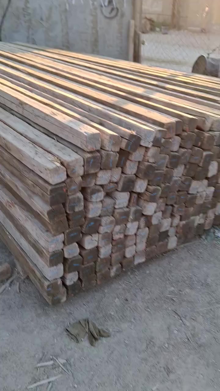 سلام عليكم خشب للبيع سير3×3ولوح 4متر الاستفسار ***********
