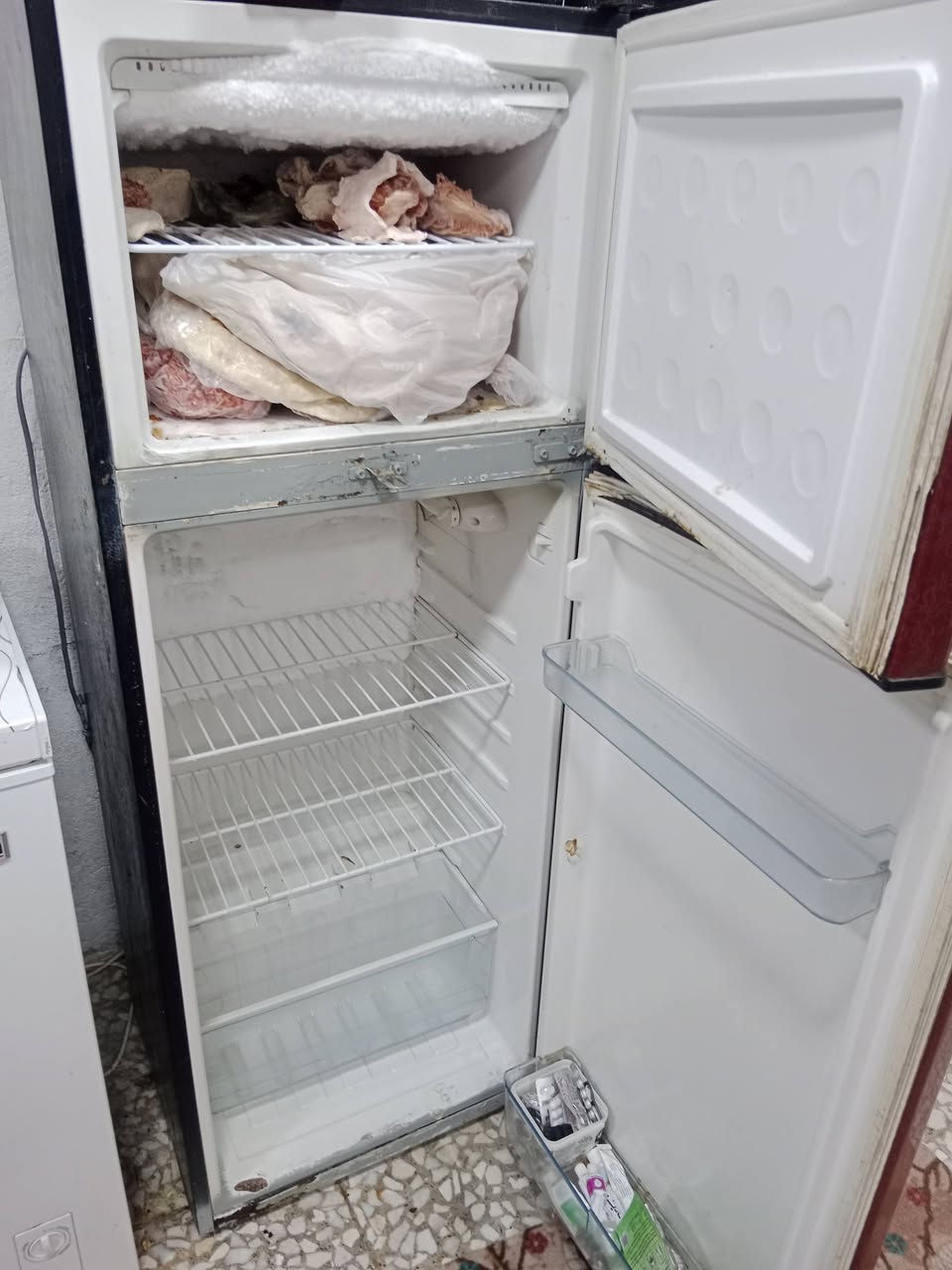 ثلاجه للبيع ماركه Rio 
طولها تقريبا 160 سم 
تبريد وغاز شغال 
السعر 200 وبيها مجال


**إذا كنت صاحب هذا الإعلان وتريد حذفه لأي سبب، رجاءا أرسل رسالة إلى الدعم الفني**