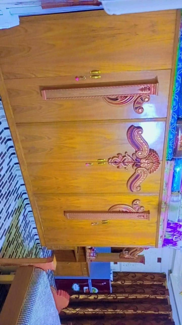 السلام عليكم غرفة نوم للبيع حلوه ممتعوبه المكان بغداد السعر 400
***********
