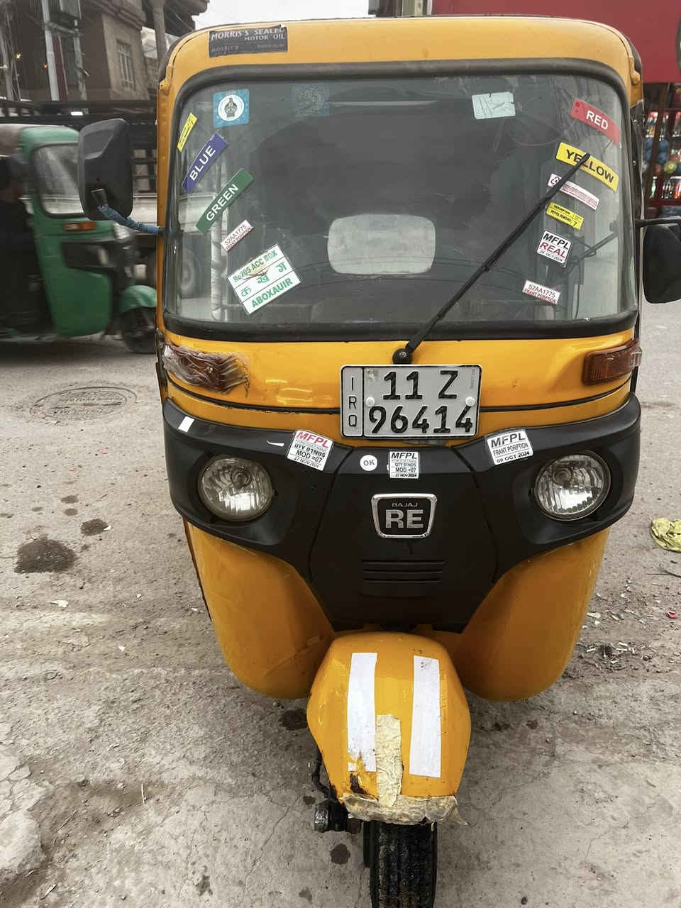 تكتك
موديل 19 داخلة بال20
تكتك حلوة مال عيشة 
مابيها قطرت صبغ فقط الدواسات معمرة 
ما بيها خياسات مكينة تخبل ناعمة لا تنقيص لا تبخير 
كهربائيات كلها شغالة 
مرقم تحويل ثاني يوم
مكاني بغداد الزعفرانية 
 0788 296 9091
