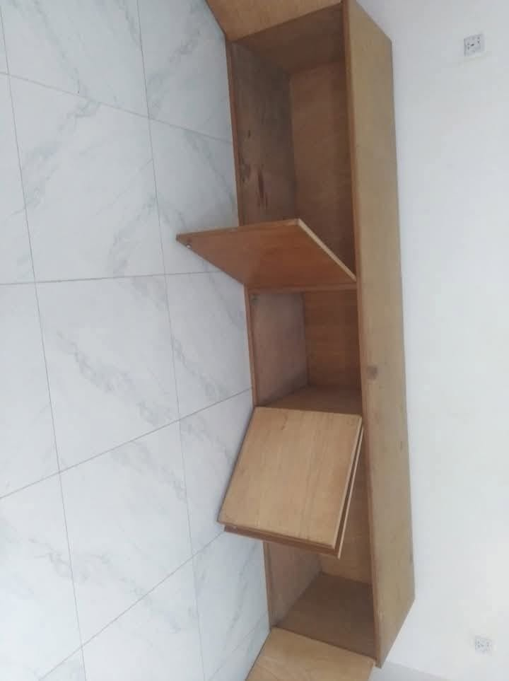 للبيع محلق بوفيه صاج تكمه سعره ١٢٥ الف مبرده المنيوم سعره ١٥٠ الف مكاني بغداد رقم الهاتف *********** ***********
