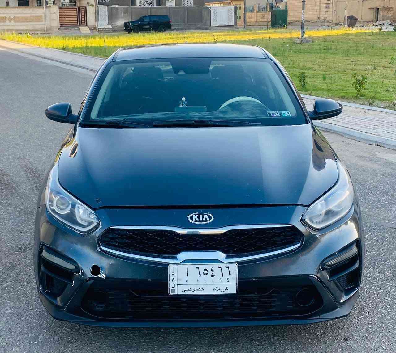 السعر 93 للاستفسار*********** كيا فورتي موديل 2019 امريكي حادثه جاملغ والبنيد ومرشوشه اكلير بامريكا مكينه دوش وكير مكفولات تبريد ثلج حداديه جديده تخم تاير السيارة جديده وجاهزه ما بيه أي نقص مكانه كربلاء
